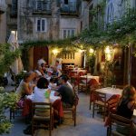 Mat og vinopplevelser er veldig viktig for 9 av 10, når vi reiser på ferie Foto: NTB/TUI