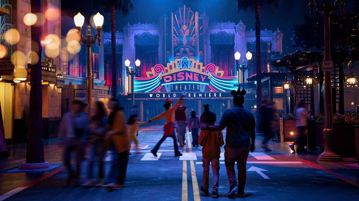 Inngangspartiet til Disney Adventure World i Disneyland Paris. Foto @Disney
