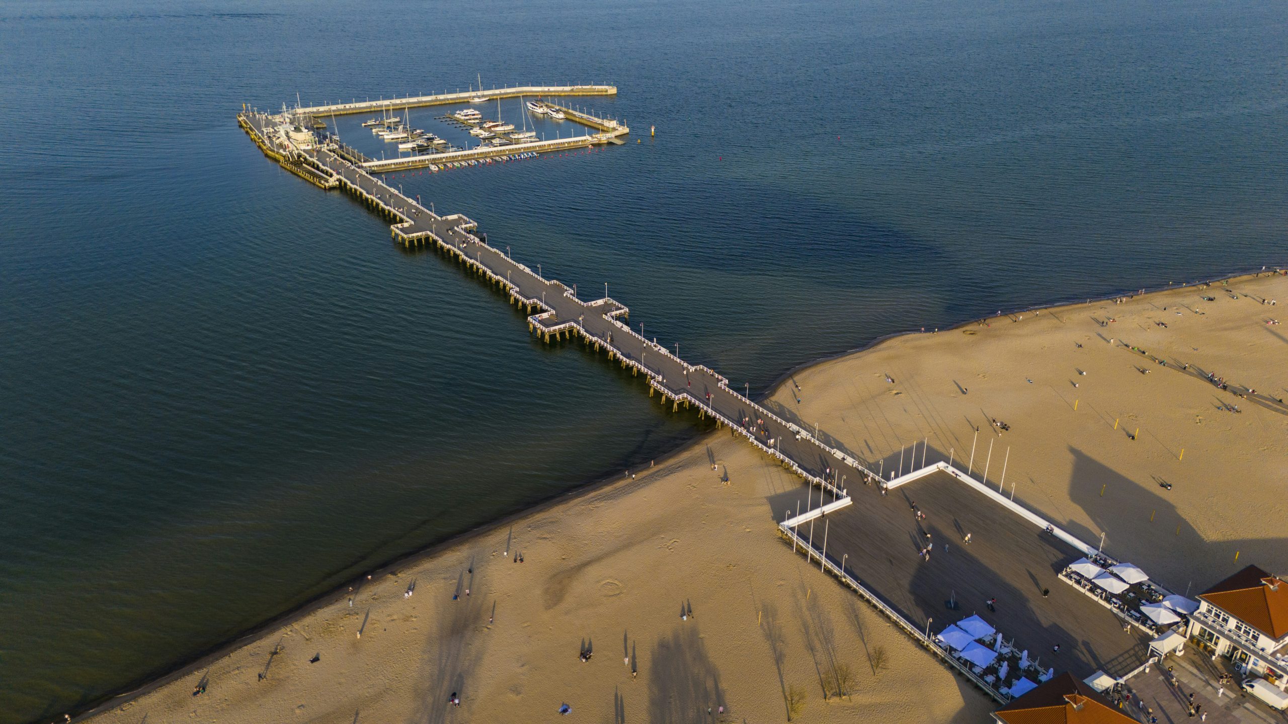 Sopots brygge strekker seg 511 meter ut i Østersjøen. Foto: Jiri Kaloc/Unsplash