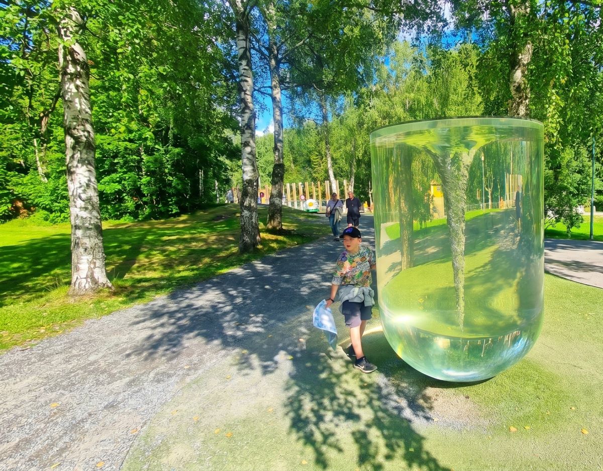 Beholder fylt med mineralolje